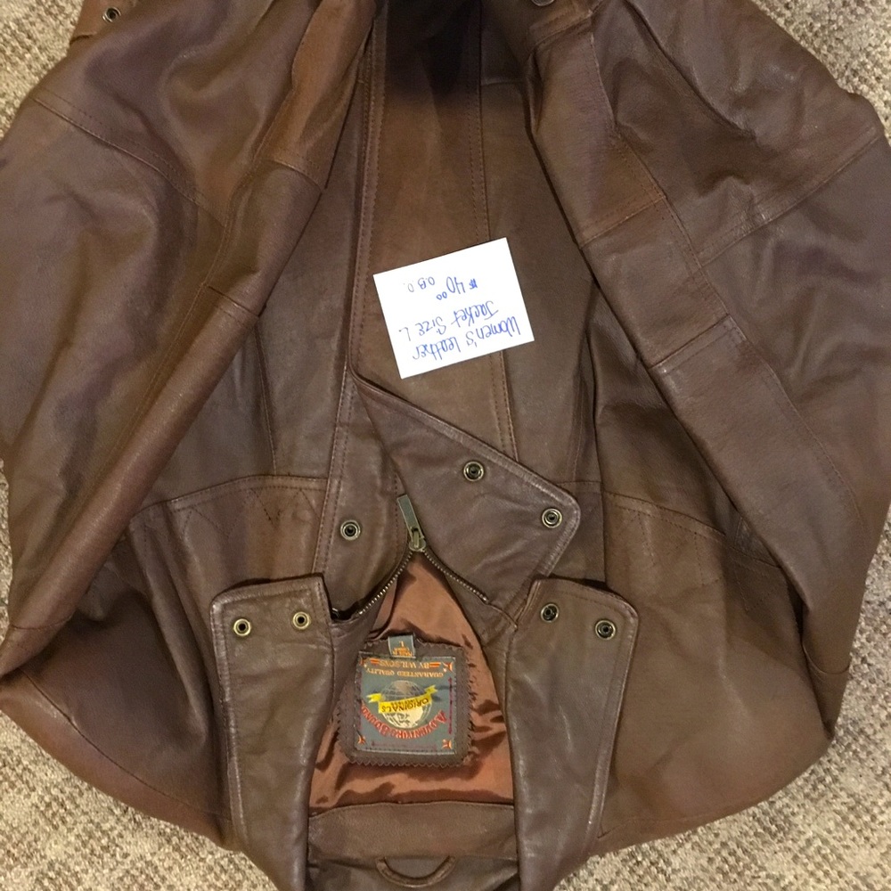 Vintage men’s brown leather jacket size large
